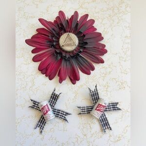 VINTAGE BLATZ SCHLITZ BEER CAN BOTTLE CAP HAIR ACCESSORY FLOWER CLIP PIN UP GIRL